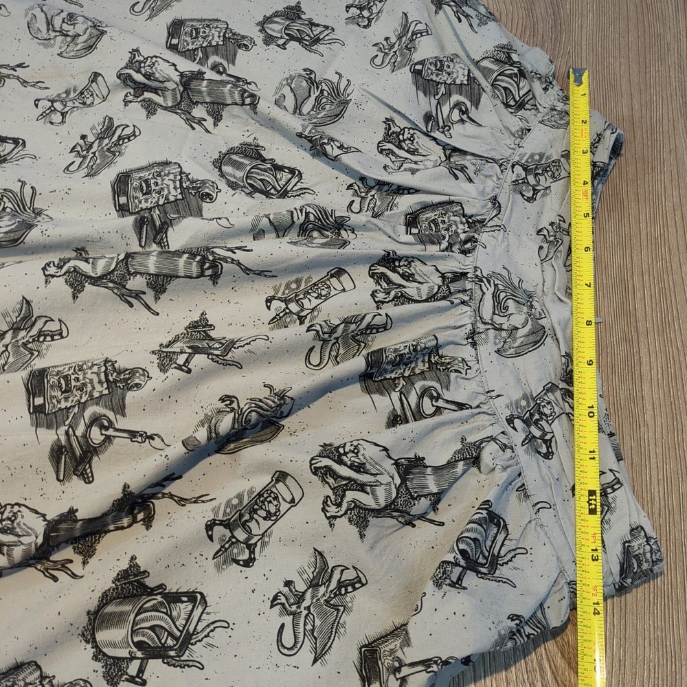 Sourpuss H.P. Lovecraft Cthulhu Gray Swing Skirt Medium Goth Skater Dark Girlie - Picture 8 of 8